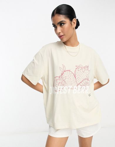 T-shirt oversize à motif Juiciest Berries - Beurre - Asos Design - Modalova