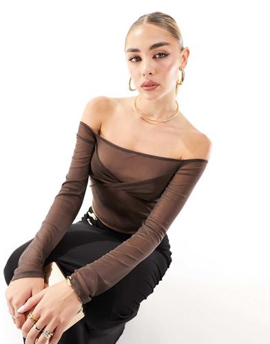 Top à épaules dénudées torsadé sur le devant en tulle - Chocolat - Asos Design - Modalova