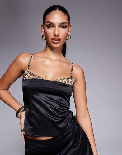 Top façon corset en satin avec détail façon brassière léopard apparente - Asos Design - Modalova