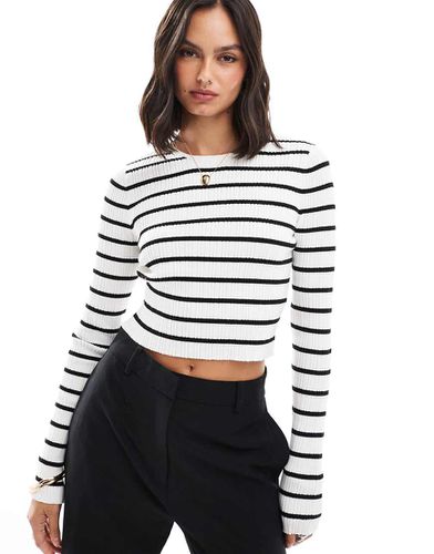 Top ras de cou manches longues en maille à rayures - Crème - Asos Design - Modalova