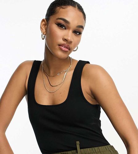 ASOS DESIGN Tall - Body côtelé à encolure dégagée - Asos Tall - Modalova