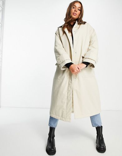 Trench-coat coupe boyfriend à col en imitation cuir - Taupe - Asos Design - Modalova