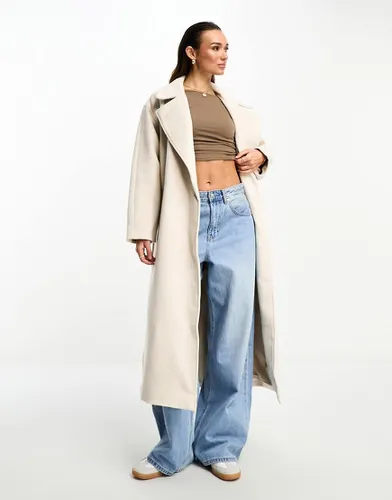 Manteau ceinturé long en laine mélangée - Crème - Asos Edition - Modalova