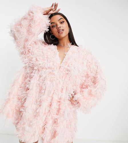 ASOS EDITION Curve - Robe courte trapèze en tulle texturé à manches blousantes et décolleté en V - ASOS Curve - Modalova