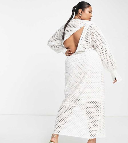 Curve - Robe portefeuille mi-longue en broderie anglaise avec manches blousantes - Asos Edition - Modalova