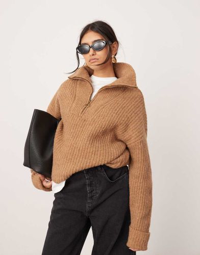 Pull en maille côtelée à col zippé - Camel - Asos Edition - Modalova