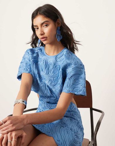 Robe courte à découpes en satin brodé style Cornely - Asos Edition - Modalova