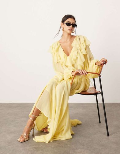 Robe volantée longue en mousseline à bords bruts avec cordon de serrage à la taille - Citron - Asos Edition - Modalova