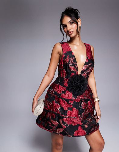 Robe courte en jacquard à décolleté plongeant et corsage - Bordeaux - Asos Luxe - Modalova