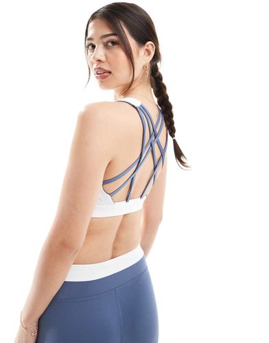 Navani - Brassière de sport réversible avec rembourrage amovible - foncé - Born Living Yoga - Modalova