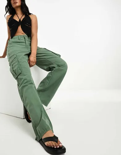 Pantalon cargo droit - Kaki - Bershka - Modalova