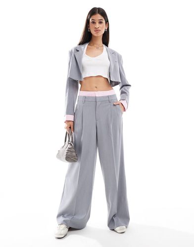 Pantalon d'ensemble habillé ample avec ceinture à rayures - Bershka - Modalova