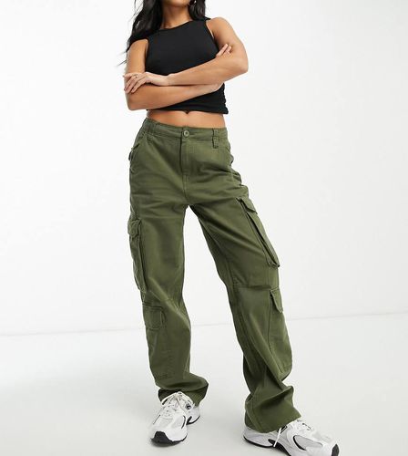 Petite - Pantalon cargo avec cordon de serrage - Kaki - Bershka - Modalova