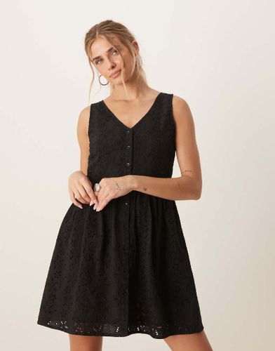 Robe courte en broderie anglaise - Brave Soul - Modalova