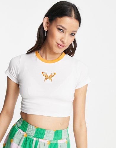T-shirt crop top à bordure contrastante et broderie papillon - Daisy Street - Modalova