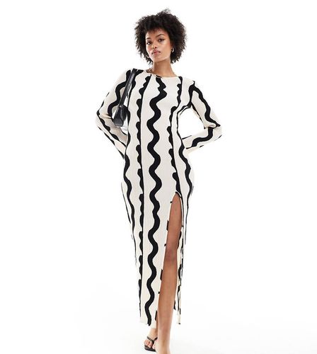 Robe longue plissée à imprimé contrastant - Noir et crème - Extro & Vert Tall - Modalova