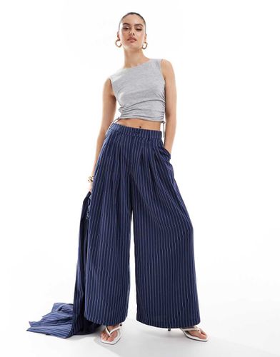 Pantalon palazzo plissé d'ensemble à taille haute - à fines rayures - Extro & Vert - Modalova