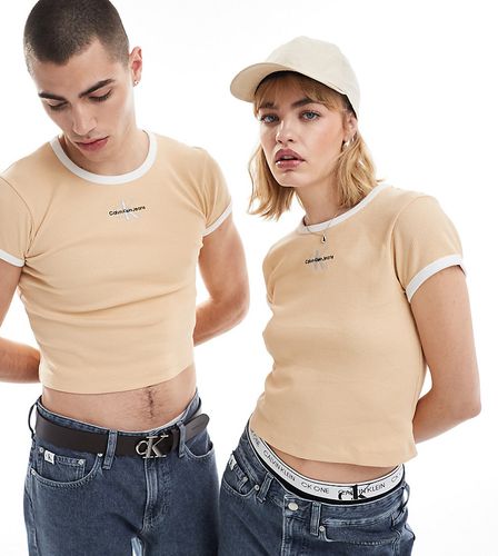 Exclusivité ASOS - - T-shirt unisexe effet rétréci à bords contrastants - Beige - Calvin Klein Jeans - Modalova