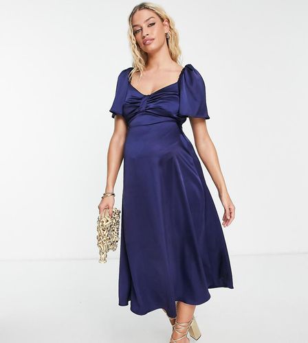 Robe mi-longue en satin à manches évasées - Flounce London Maternity - Modalova