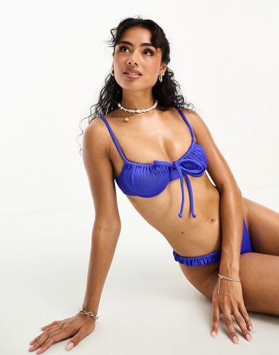 X Hannah Meloche & Ava Jules - Haut de bikini côtelé style soutien-gorge à fronces et armatures - de cobalt - Kulani Kinis - Modalova