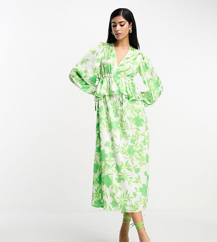 Exclusivité - Robe mi-longue à imprimé fleuri avec taille volantée et col V - Vert - In The Style - Modalova