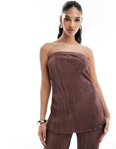 Top bandeau long d'ensemble en tissu plissé - Chocolat - In The Style - Modalova