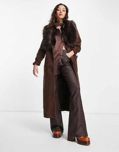 Manteau avec ceinture et bords en fausse fourrure - Chocolat - Object - Modalova