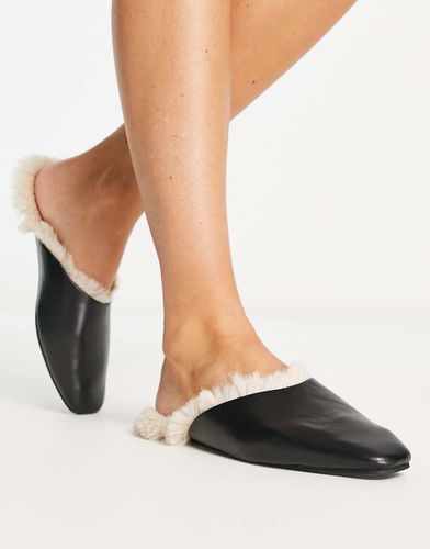 Chaussons style mules en similicuir avec doublure en fausse fourrure - et crème - Loungeable - Modalova