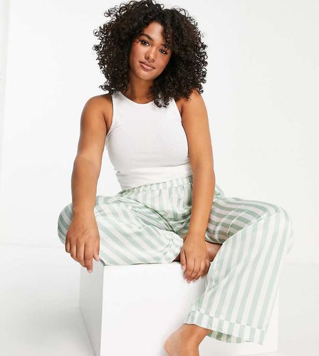 Plus - Pantalon d'ensemble de pyjama en satin à rayures - sauge et crème - Loungeable - Modalova