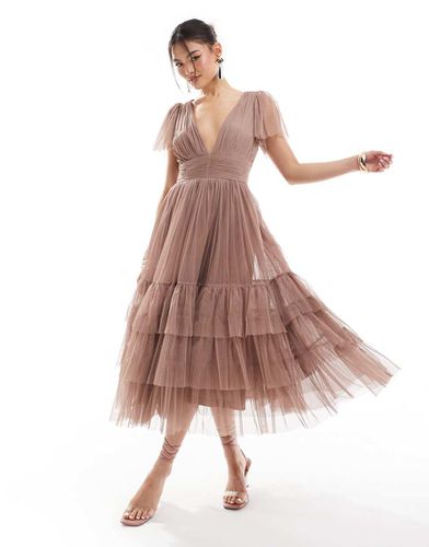 Madison - L'invitée - Robe mi-longue en tulle avec col V - Taupe - Lace & Beads - Modalova