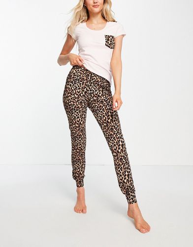 Pyjama avec t-shirt et pantalon - Imprimé animal - Lipsy - Modalova