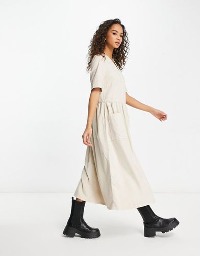 Robe chemise mi-longue avec poche sur le devant - Monki - Modalova