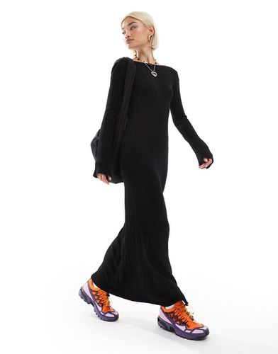 Robe longue ajustée en maille à manches longues - Monki - Modalova