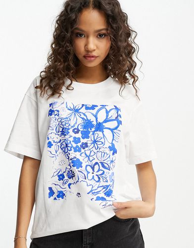 T-shirt à motif fleur - Monki - Modalova