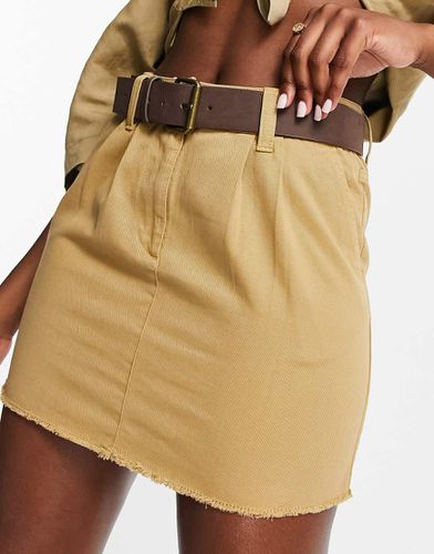 Jupe cargo à taille basse avec ceinture - Fauve - Miss Selfridge - Modalova