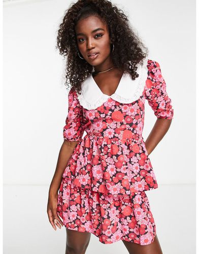 Robe avec col, manches froncées et volants - Rose fleuri - Miss Selfridge - Modalova