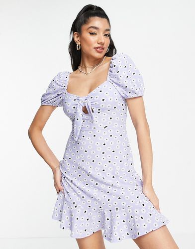 Robe courte coupe ajustée puis évasée avec naud et imprimé caurs - Lilas - Miss Selfridge - Modalova