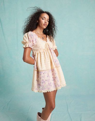 Robe nuisette courte en tissu mélangé effet patchwork - Miss Selfridge - Modalova