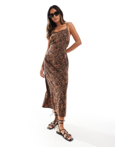 Robe nuisette longue à fines bretelles avec encolure échancrée - Imprimé animal - Miss Selfridge - Modalova