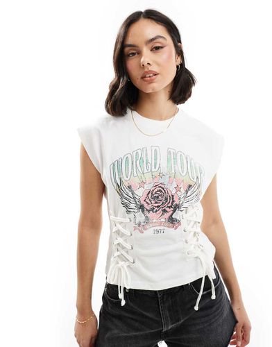 Top manches courtes avec imprimé graphique et détail lacé - Miss Selfridge - Modalova