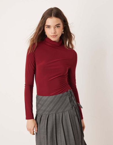 Top ultra doux à col roulé - Bordeaux - Miss Selfridge - Modalova