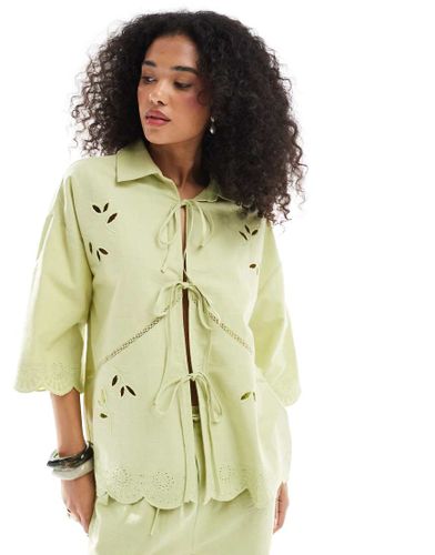 Blouse  dtails nous et bordures festonnes - sauge - Native Youth - Modalova