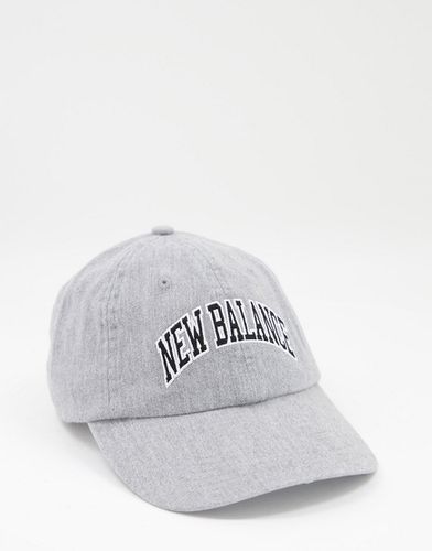 Casquette de baseball à logo universitaire - New Balance - Modalova