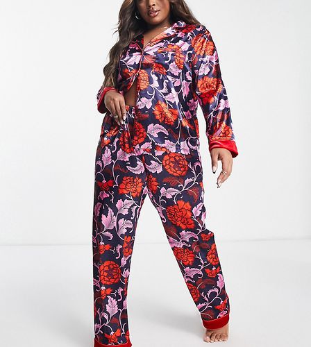 Plus - Pyjama long en satin à imprimé floral baroque et bordures en velours - Night - Modalova