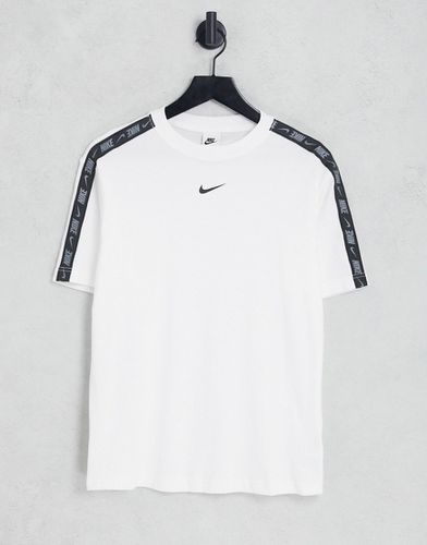 T-shirt coupe boyfriend avec bande à logo virgule - Noir et - Nike - Modalova