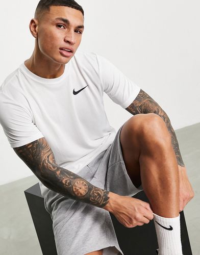 Tall - Superset - T-shirt en tissu Dri-FIT - Nike Training - Modalova