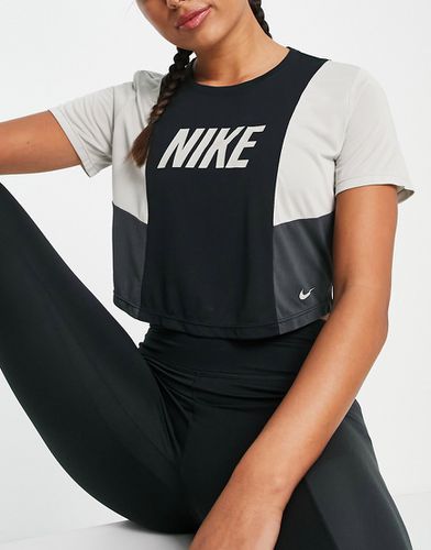 One - T-shirt crop top color block en tissu Dri-FIT - Nike Training - Modalova