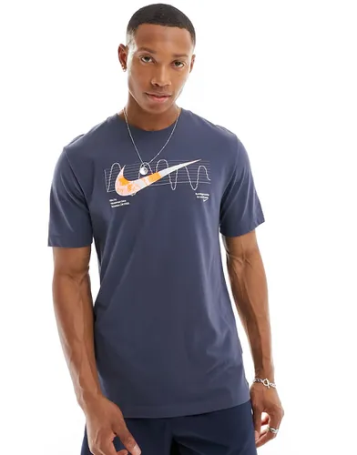 IYKYK - T-shirt en tissu Dri-FIT à logo - foncé - Nike Running - Modalova