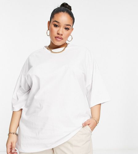 X Naomi Anwer - T-shirt oversize - Something New Curve - Modalova