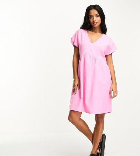 Robe courte en lin avec col V - Pieces Petite - Modalova